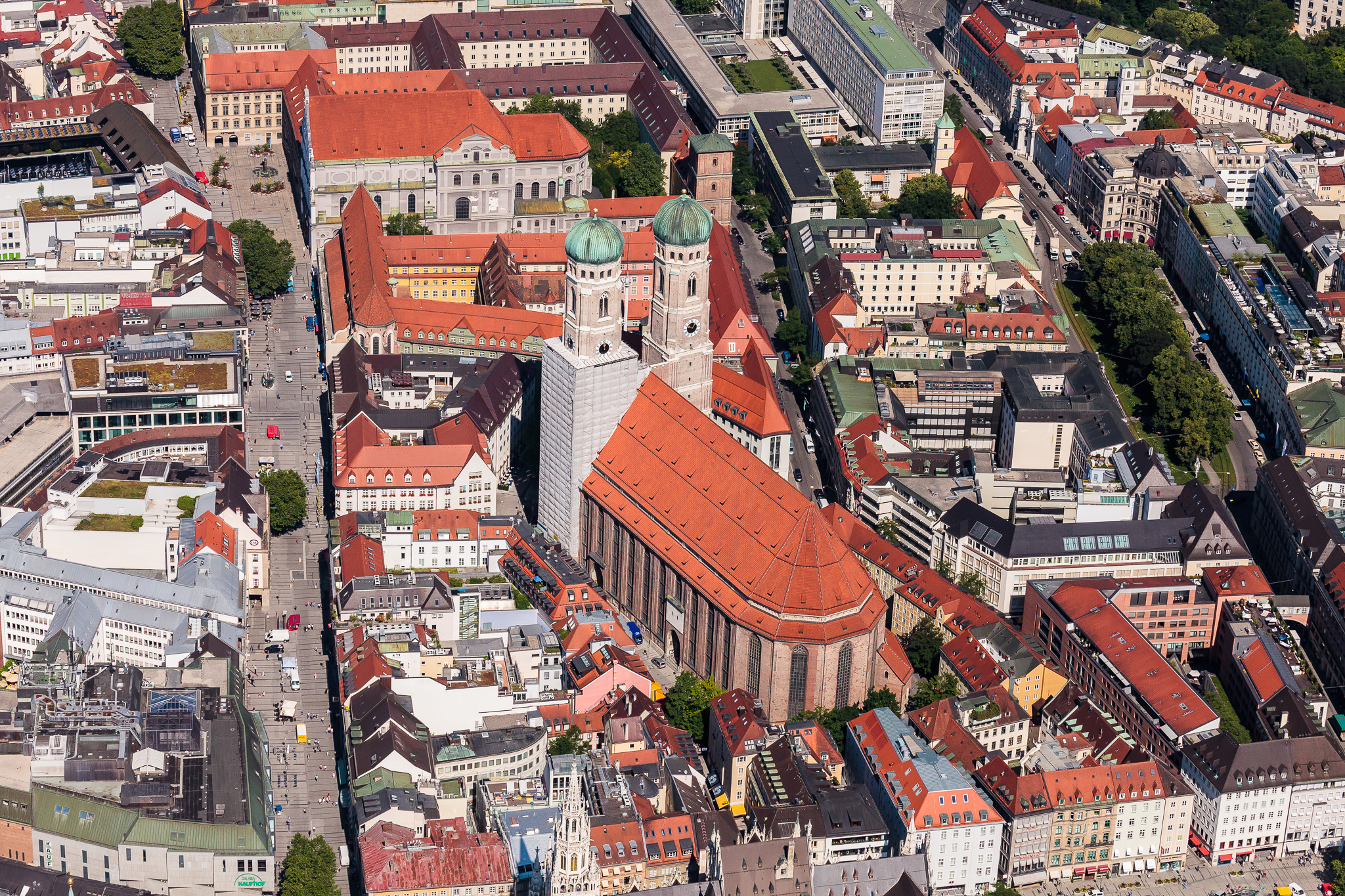 Luftaufnahmen München Frauenkirche, München, Bayern