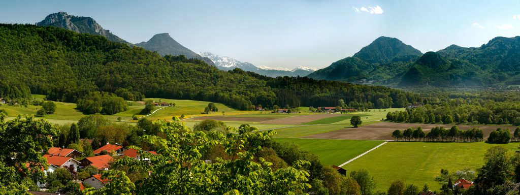 Panorama Blick vom Schloss Neubeuern